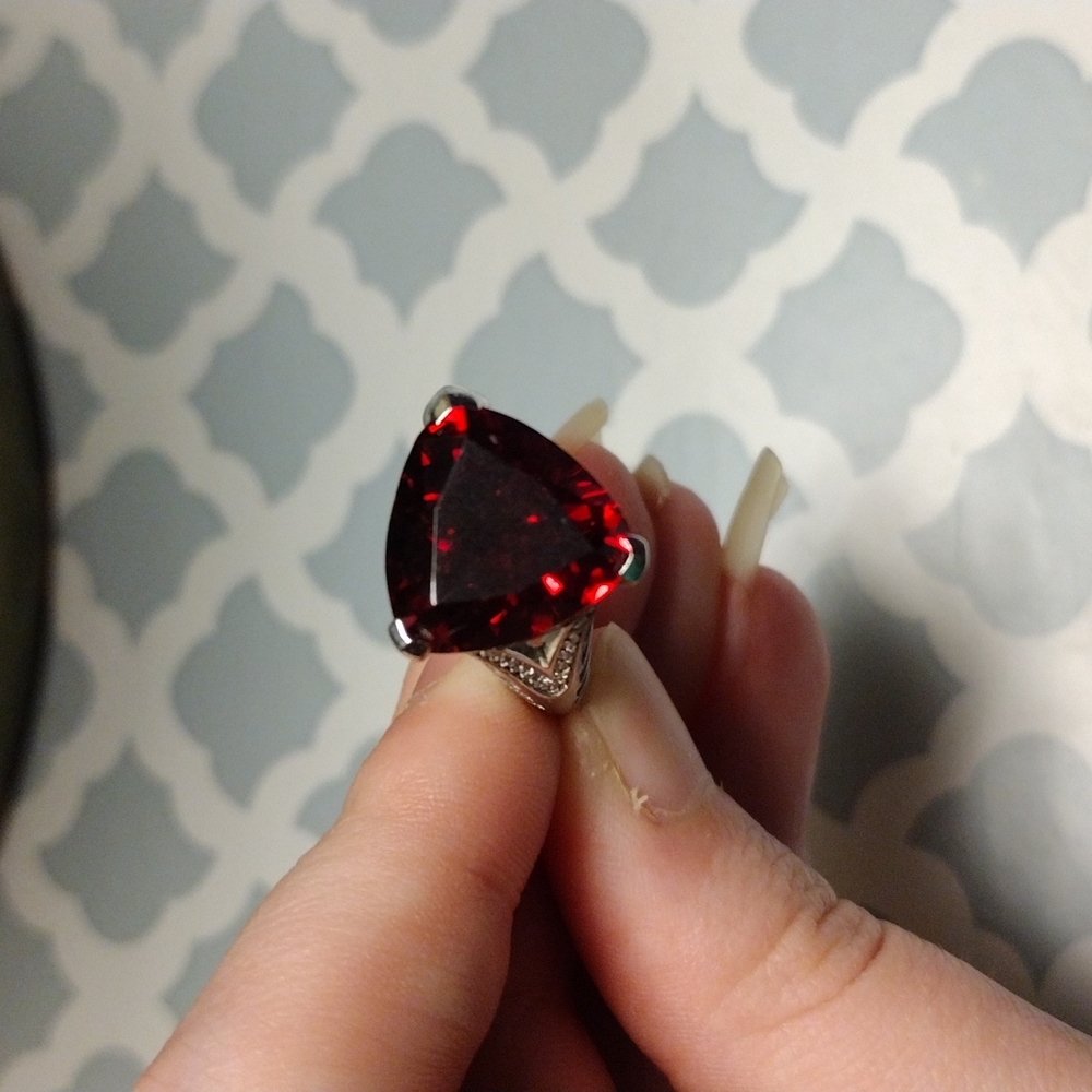 Stunning ring